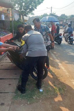 Personil Polsek Tigaraksa Quick Respon Terhadap Pengguna Jalan yang Mengantuk