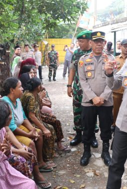 Dari Rumah ke Rumah, Kapolres Metro Tangerang Kota Dekatkan Polisi dengan Warga Tanah Tingg