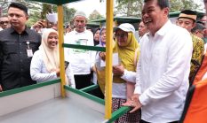 Pemkab Tangerang Bersama Baznas Salurkan Santunan Yatim-Dhuafa dan 80 Gerobak Usaha